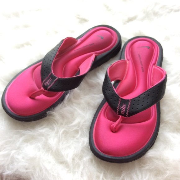nike comfort flip flops size 8